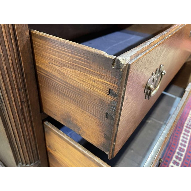 Late 19th Century English Oak Chest of Drawers For Sale - Image 5 of 17