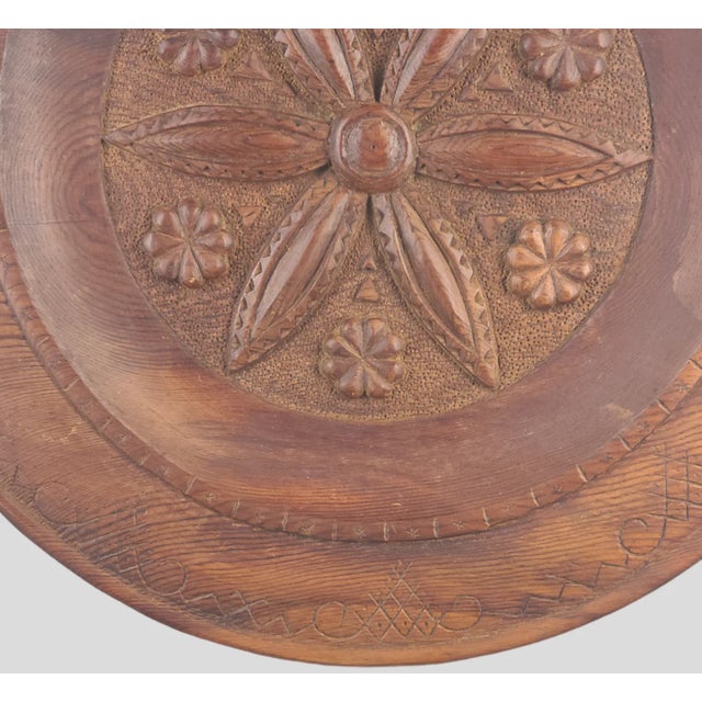 American Vintage Early 20th Century Pine Carved Wood Sign Pennsylvania Dutch Hex Folk Art Wall Hanging For Sale - Image 3 of 7