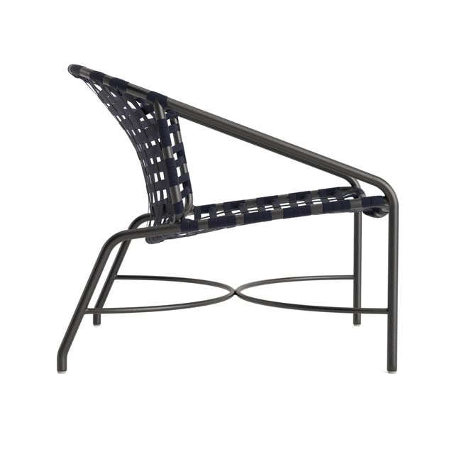 Contemporary Brown Jordan Kantan Aluminum Suncloth Lounge Chair, Textured Pewter frame with Marine fabric For Sale - Image 3 of 11