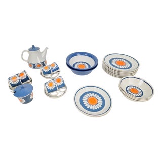 Daisy Turi Tableware from Figgjo Flint, Norway, 1960s, Set of 24 For Sale