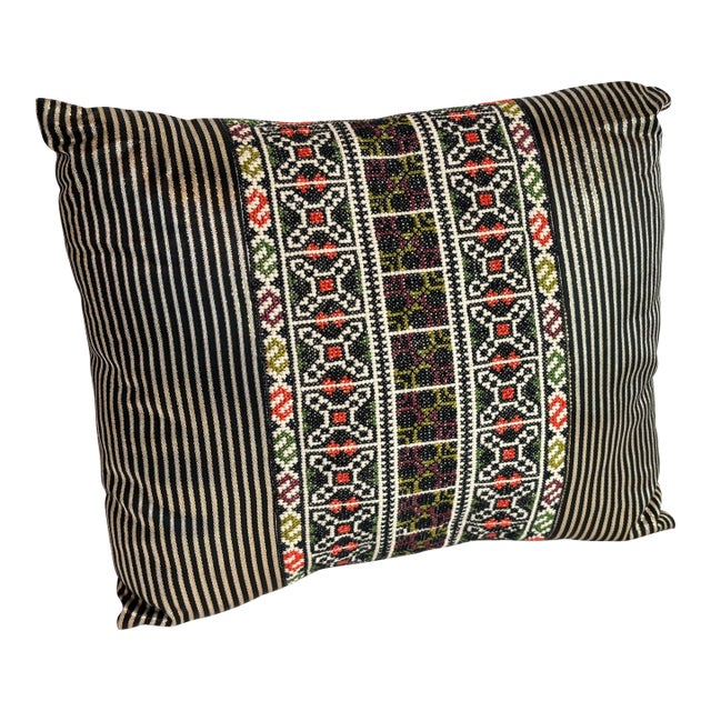 Late 20th Century Silver and Black Pillow Cover With Pillow Insert- Jordan For Sale