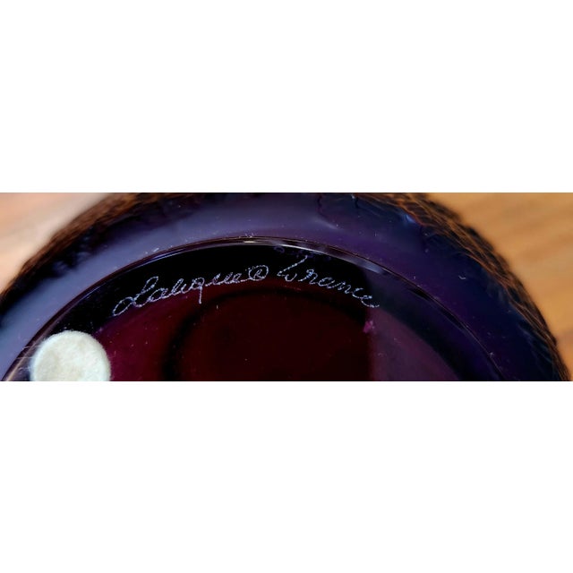 Traditional 1960s Lalique Amethyst Glass Vase With Deer For Sale - Image 3 of 4