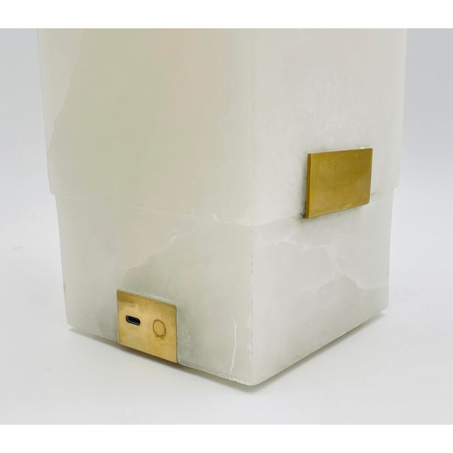 Visual Comfort Kelly Wearstler “Covet” Alabaster Rechargeable Table Lamp For Sale - Image 12 of 16