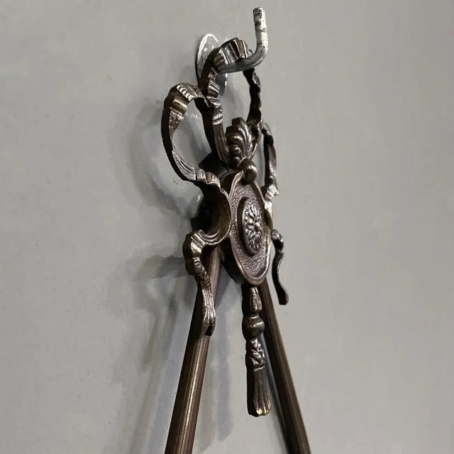 Mid-Century Modern Brass Wall Mirror with Ribbon and Decorations, Italy, 1950s For Sale - Image 6 of 12