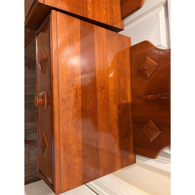 Franklin Shockey Company Pair of Mid Century Franklin Shockey Sculptured Pine Nightstands For Sale - Image 4 of 11
