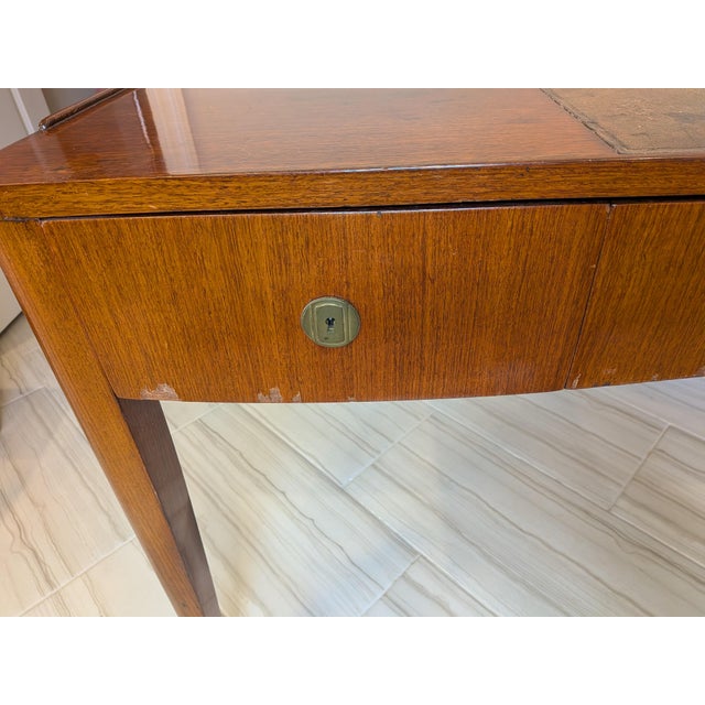 1930s French Art Deco Walnut Writing Desk With Leather Top Insert For Sale - Image 4 of 14