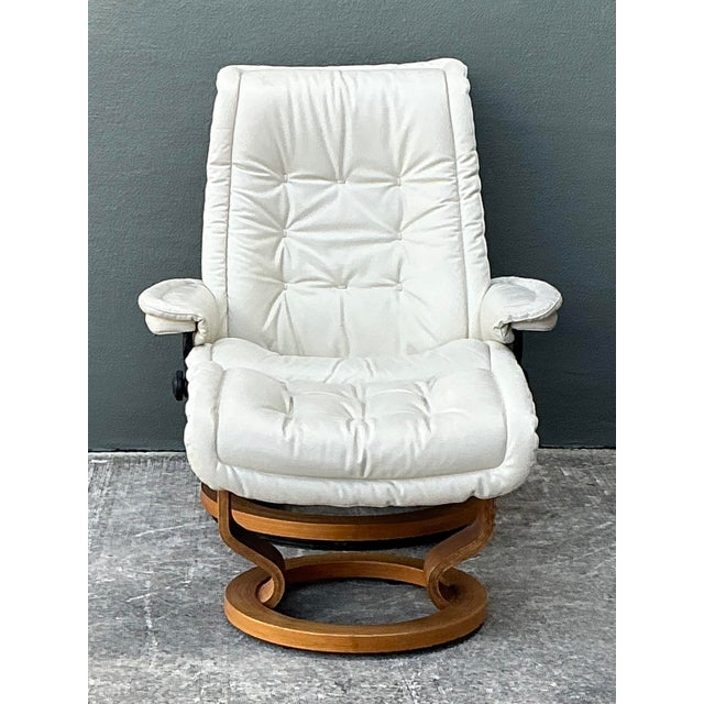 Vintage Stressless Ekornes Leather Lounge Chair and Ottoman For Sale In West Palm - Image 6 of 12