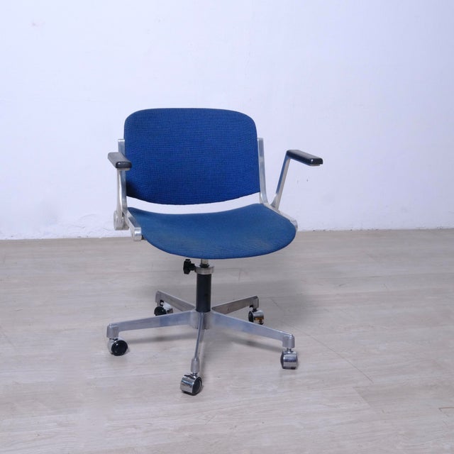Blue Italian Agorà Office Chair by Paolo Favaretto for Emmegi, 1970s For Sale - Image 8 of 14