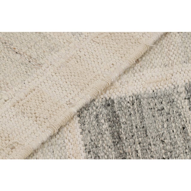 Textile Aster Rug by Celerie Kemble for Chairish, 5'x8' For Sale - Image 7 of 8