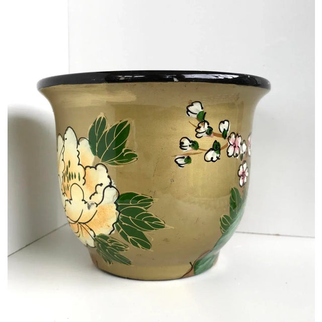 Chinoiserie Vintage Chinoiserie Ceramic Painted Cachepot With Peacocks Birds Pattern For Sale - Image 3 of 10