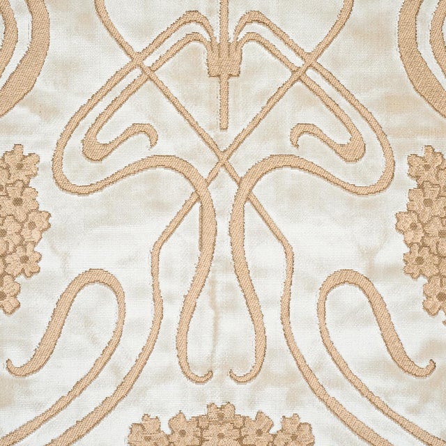 Schumacher SAMPLE - Schumacher Ombelli Jacquard Velvet Fabric In Fawn For Sale - Image 4 of 4