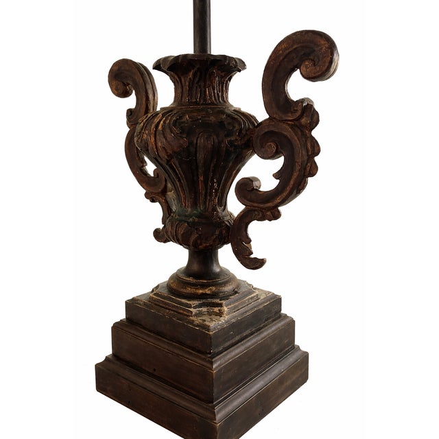1980s Hollywood Regency 47” Monumental Ralph Lauren Style Urn Table Lamp – Carved Compo & Wood Base For Sale - Image 11 of 13