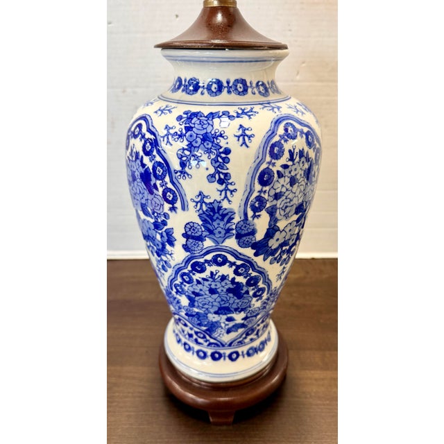Mid 20th Century Blue & White Chinoiserie Porcelain Table Lamp For Sale - Image 4 of 5