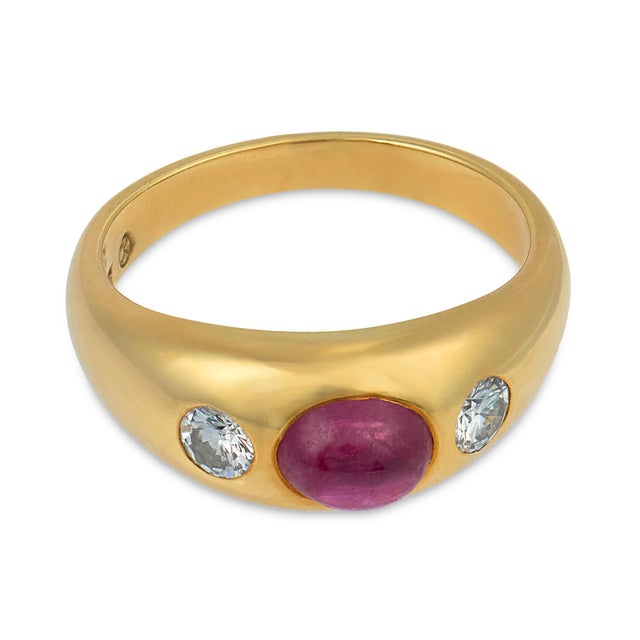 Contemporary Vintage Ruby Diamond Bezel Set 18k Yellow Gold Ring, Size 5.5 For Sale - Image 3 of 6