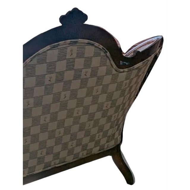 Victorian Carved Walnut Balloon-Back Settee, Late 19th Century For Sale In Atlanta - Image 6 of 7