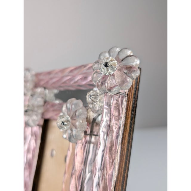 This tabletop photo frame reflects the decorative glass craftsmanship of 1960s Italy. The front structure features twisted...