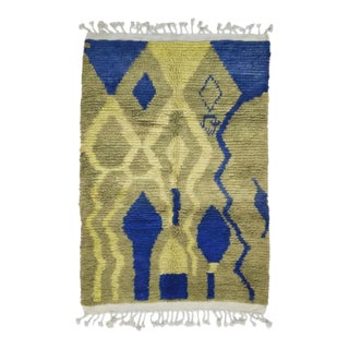 Handwoven Berber Wool Rug - 8.5 X 5.2 Ft For Sale
