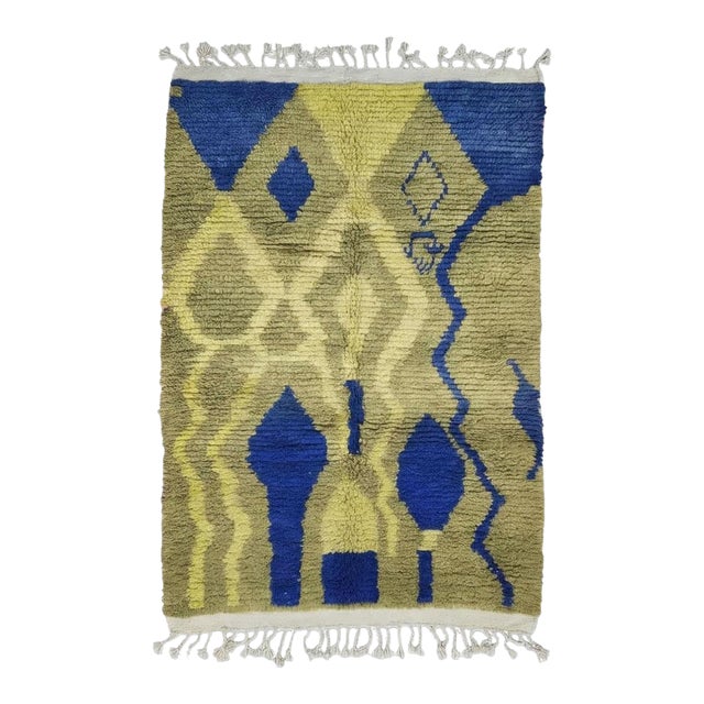 Handwoven Berber Wool Rug - 8.5 X 5.2 Ft For Sale