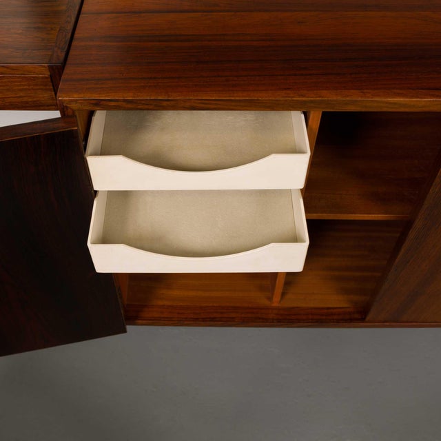 Kai Kristiansen Vintage Kai Kristiansen's Fm Reolsystem Shelving System in Rosewood 1960s W/Cabinets For Sale - Image 4 of 10