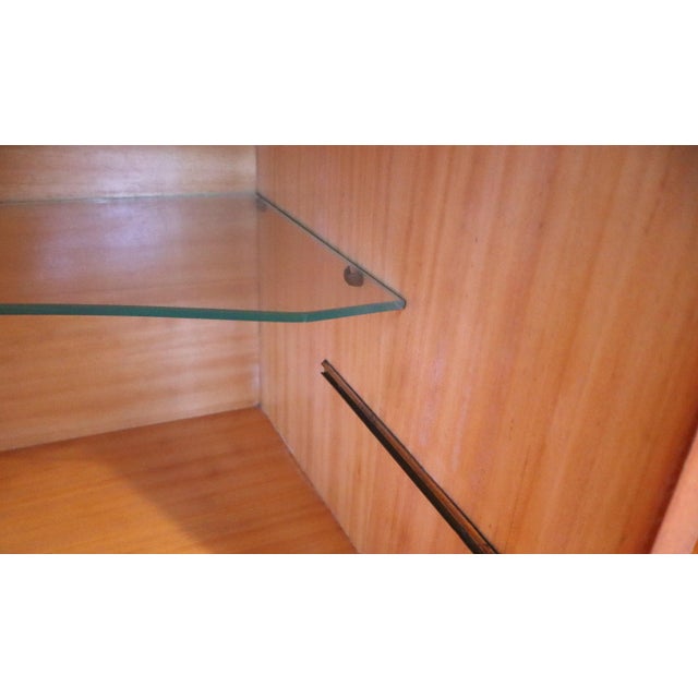 Mid-Century Maple and Sycamore Bar Cabinet in the style of Vittori Dassi, 1950s For Sale - Image 13 of 18