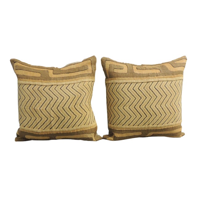African Woven Raffia Kuba Decorative Pillows - Set of 2 For Sale