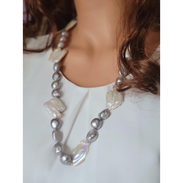 Art Deco Vintage Art Deco Biwa and Baroque Pearl Necklace, Japan, 29 Inches For Sale - Image 3 of 9