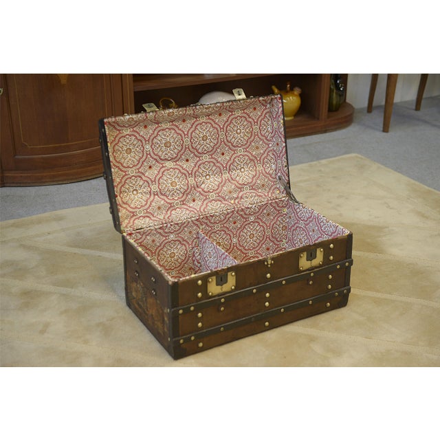 Mid-Century Modern Vintage Travel Trunk, 1940s For Sale - Image 3 of 9