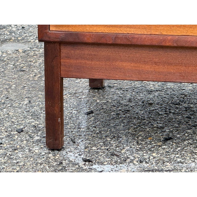 Mid 20th Century Vintage Mid-Century Modern Walnut Credenza / Dresser For Sale - Image 5 of 12