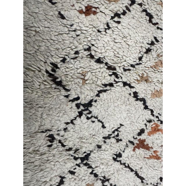Small Mid-Century Moroccan Tribal Beni Ouarain Rug, 1940s For Sale - Image 11 of 17