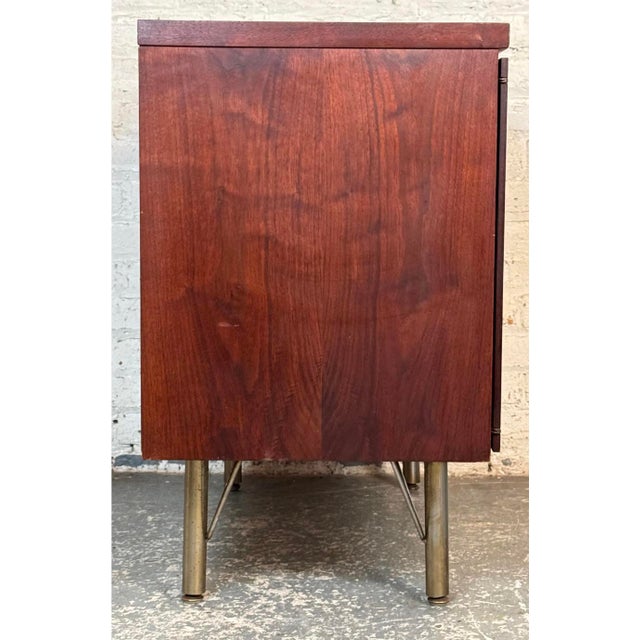Mid-Century Modern Rosewood Two-Door Cabinet For Sale - Image 4 of 12