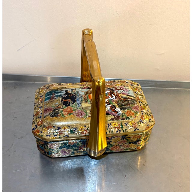 Chinese Chinese Satsuma Gilt Ceramic Handled Box For Sale - Image 3 of 8