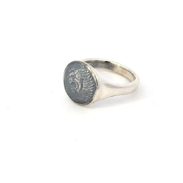 1990s 1990s David Yurman Mens Lion Signet Ring Size 8 Sterling Silver Estate For Sale - Image 5 of 6
