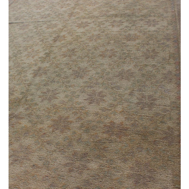 Mid 20th Century Vintage Turkish Oushak Rug With All-Over Blossoming Flower Design For Sale - Image 5 of 9