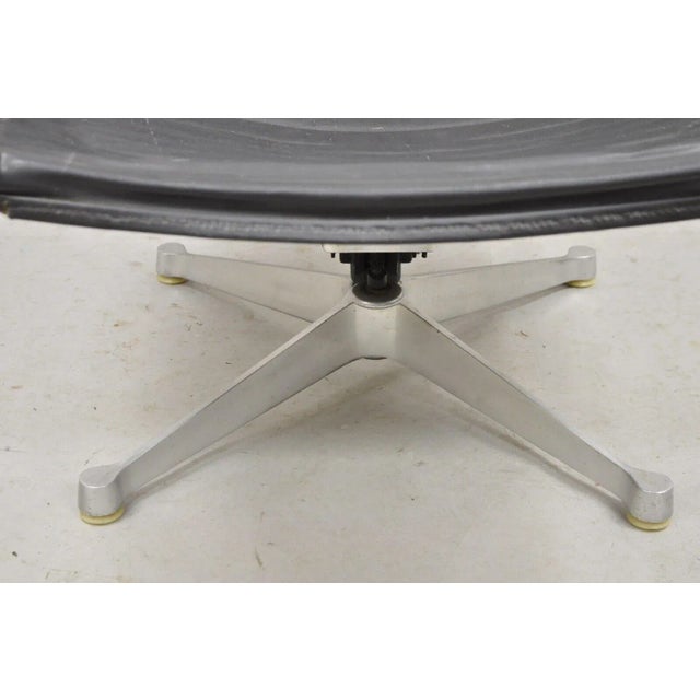 Herman Miller Late 20th Century Vintage Herman Miller Charles and Ray Eames Design Swivel Aluminum Group Chair For Sale - Image 4 of 11