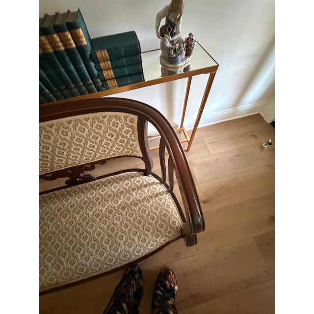 Almond Vintage Victorian-Style Mahogany Upholstered Settee For Sale - Image 8 of 11