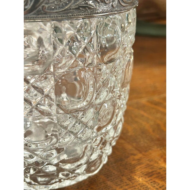 Transparent 1930s Cut Crystal & Silverplate Ice Bucket With Ornate Foliate Mounts and Drainer For Sale - Image 8 of 12