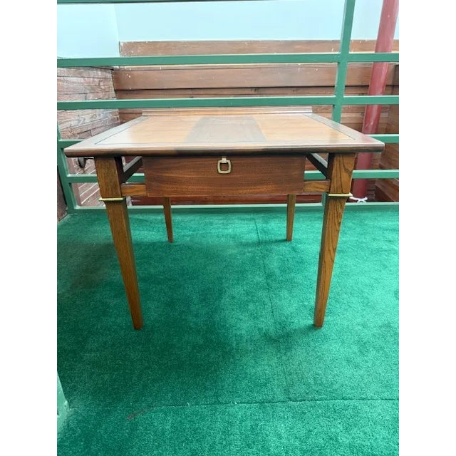 This mid-century modern end table by Stanley Furniture comes from the company's sought-after Distinctive Furniture line,...