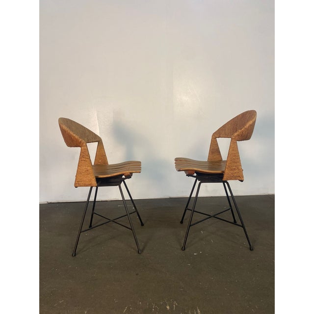 1950s A Pair of Unmarked Arthur Umanoff Swiveling Side Chairs For Sale - Image 4 of 7