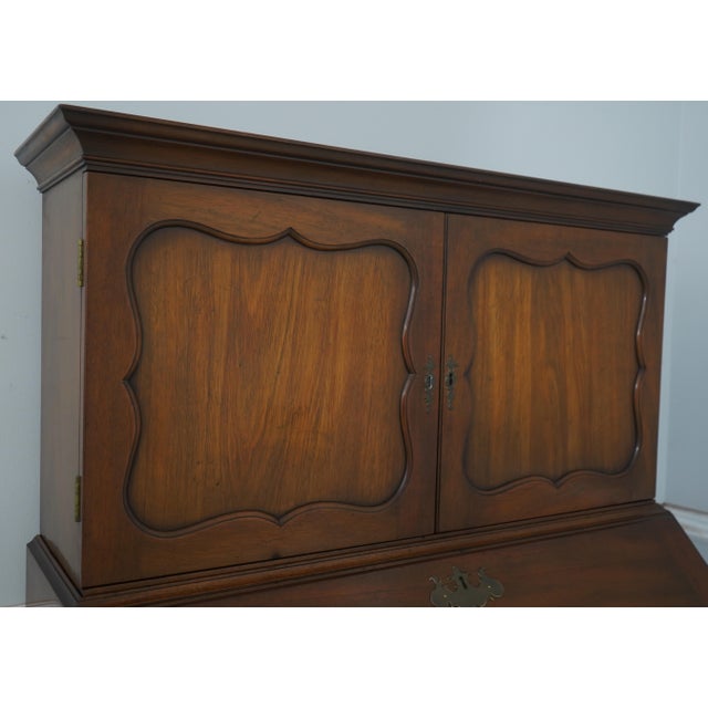 Brown 1960s Kittinger Cw-1 Colonial Williamsburg Mahogany Desk For Sale - Image 8 of 18