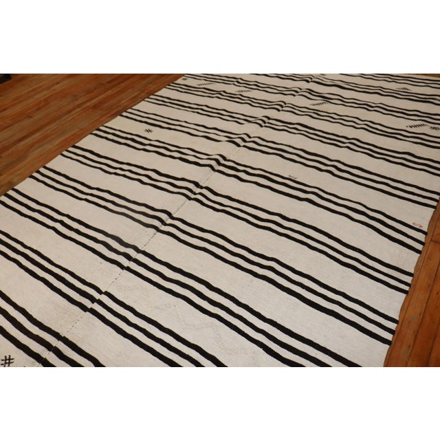 Mid-Century Modern Mid 20th Century Vintage Turkish White Brown Kilim, 7'5'' X 11'2'' For Sale - Image 3 of 12