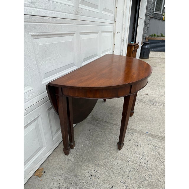 Vintage Federal Style Mahogany Gateleg Round Drop Leaf Dining Table For Sale - Image 4 of 12