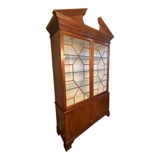 Late 20th Century Baker Historic Charleston Collection Chippendale Carved Mahogany China Cabinet For Sale