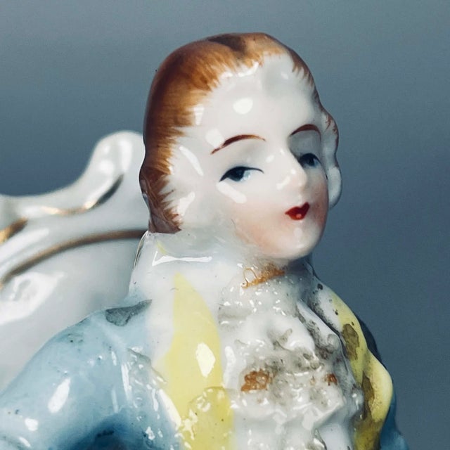 Amazing cast quality and decoration, the hand-painted details are crisp and well defined. The base is marked "Bavienthal."...