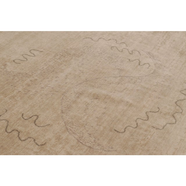 Rug & Kilim Contemporary Circle Abstract Wool Rug by Rug & Kilim, India For Sale - Image 4 of 10