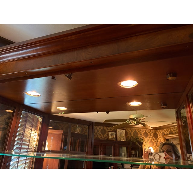 Brown Attributed to Hekman Furniture Glass Front Display Cabinet With Burled Wood, Mirrored Back, Lighted and Glass Shelves, For Sale - Image 8 of 14