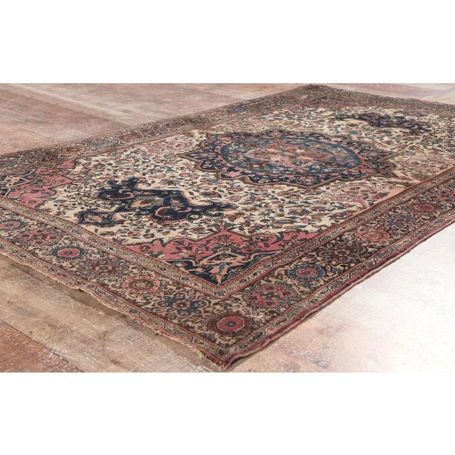 Textile Antique Persian Sarouk Farahan Rug - 04'00 X 06'05 For Sale - Image 7 of 9