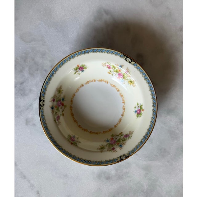 Set of 6 vintage small bowls with floral pattern with pink roses and gold trim around the edge. Made by Japanese tableware...