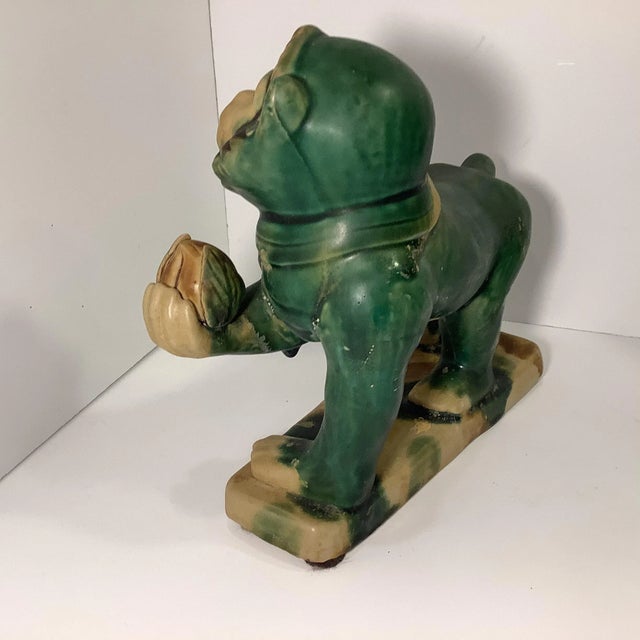 Chinoiserie 19th Century Chinoiserie Hollywood Regency Boho Chic Ceramic Monkeys - A Pair For Sale - Image 3 of 13