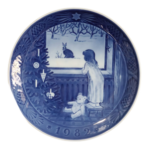 Vintage 1982 Royal Copenhagen Waiting for Christmas Blue & White Plate