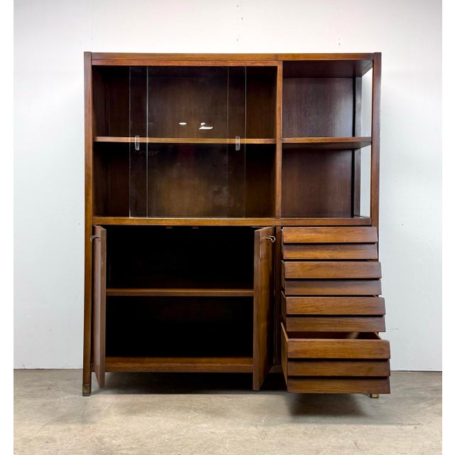 Mid Century Modern American of Martinsville "Dania" Walnut Hutch / China Cabinet For Sale - Image 9 of 12